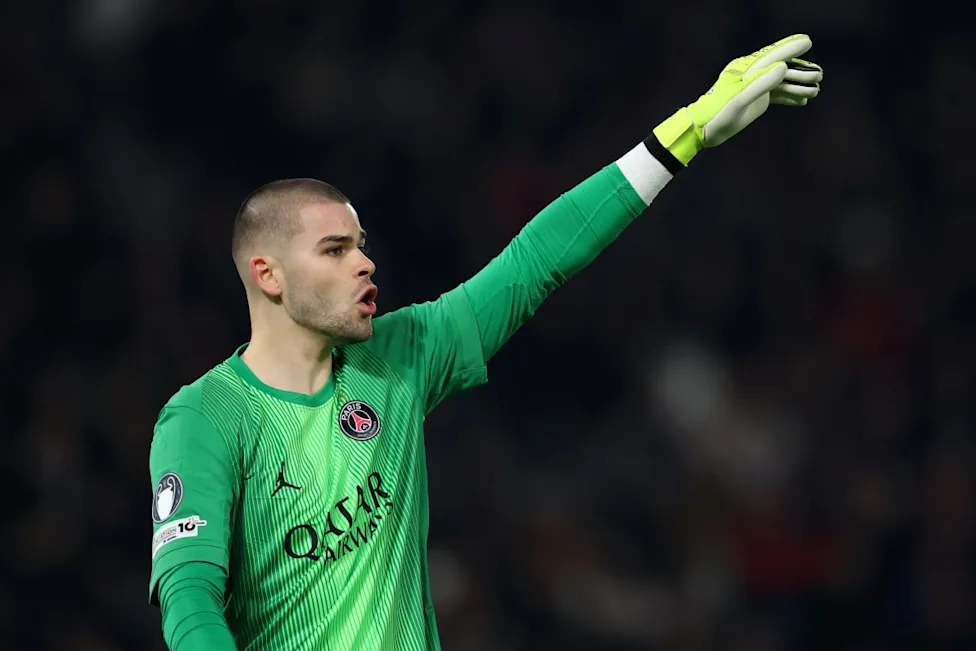 Statistik Lucas Chevalier: Penampilan, Clean Sheet, dan Performa Sang Kiper