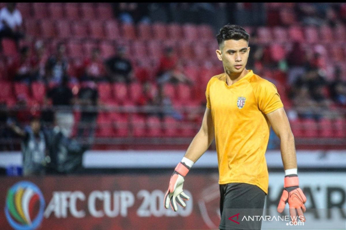 Profil Nadeo Argawinata: Karier dan Perjalanan Sang Kiper